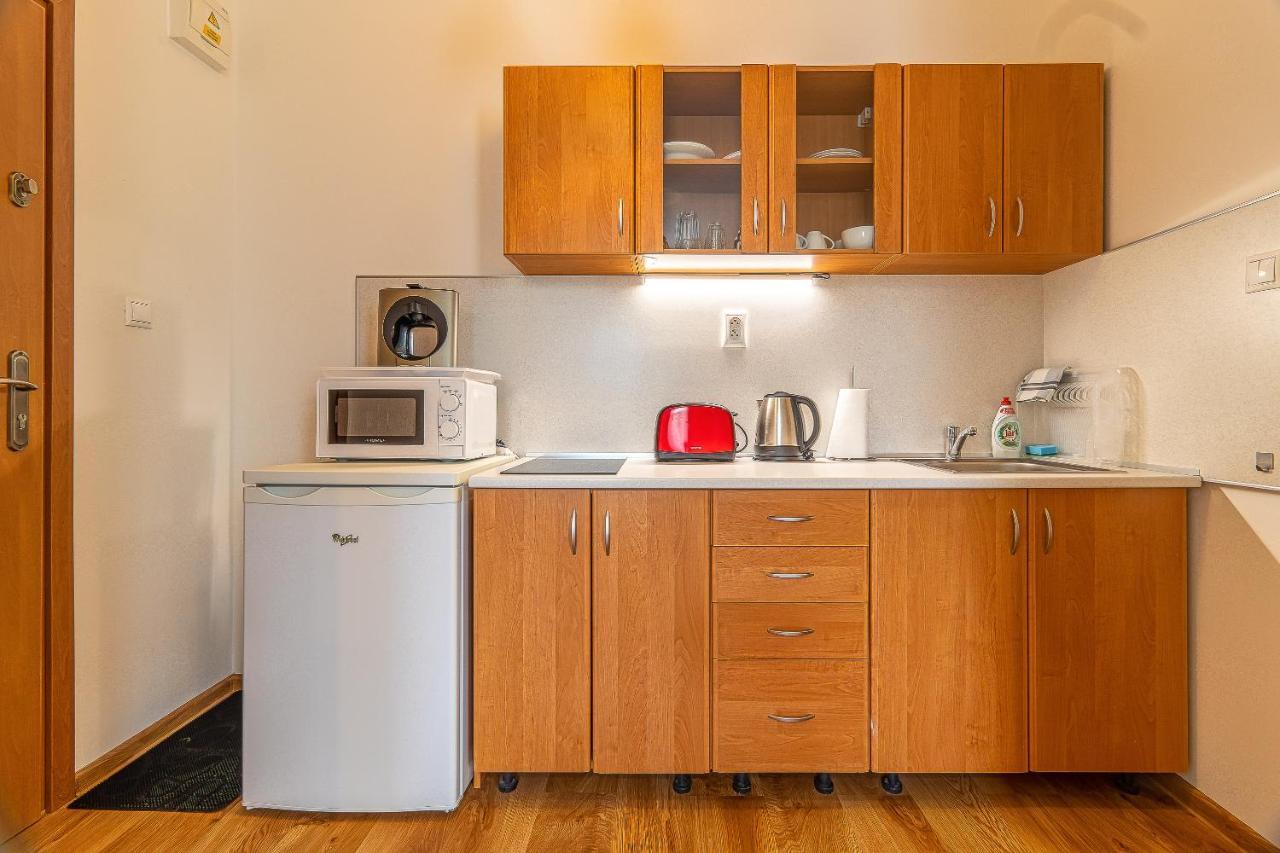 Jonas Apartments - Great Location Near Bratislava City Center Екстер'єр фото
