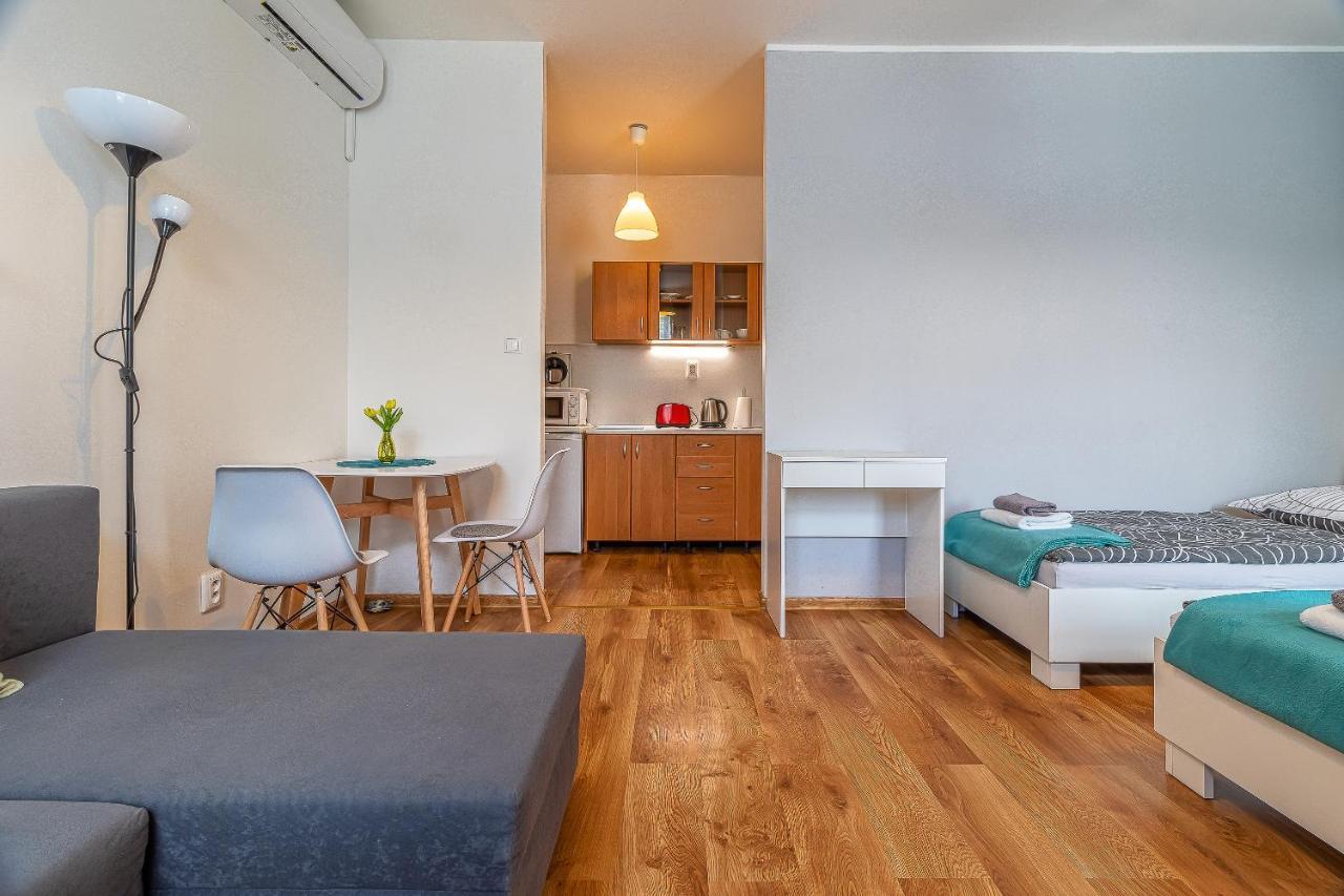 Jonas Apartments - Great Location Near Bratislava City Center Екстер'єр фото