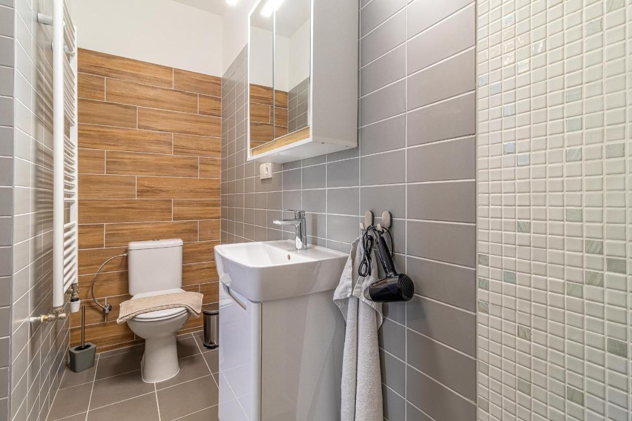 Jonas Apartments - Great Location Near Bratislava City Center Екстер'єр фото