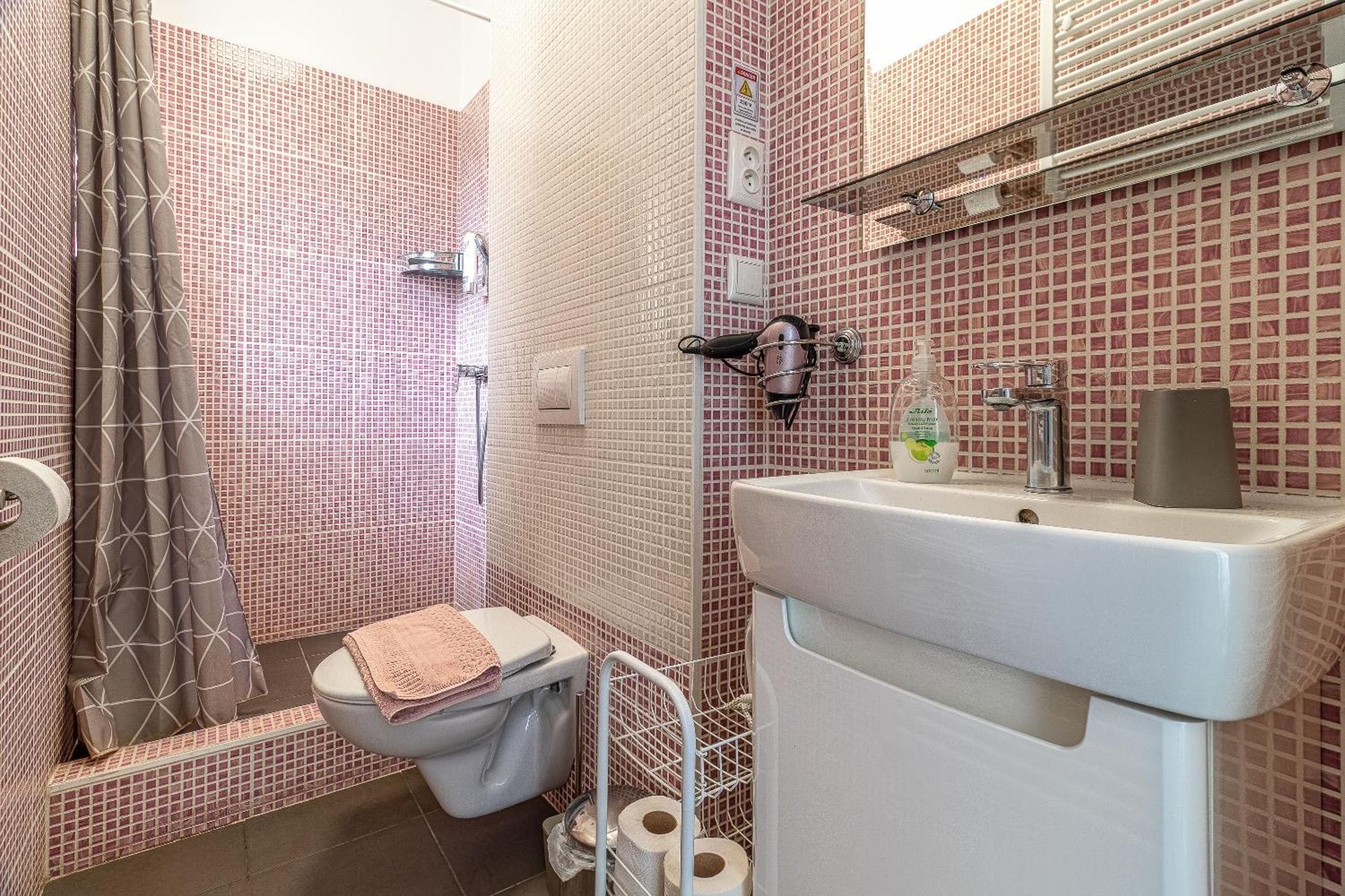 Jonas Apartments - Great Location Near Bratislava City Center Екстер'єр фото